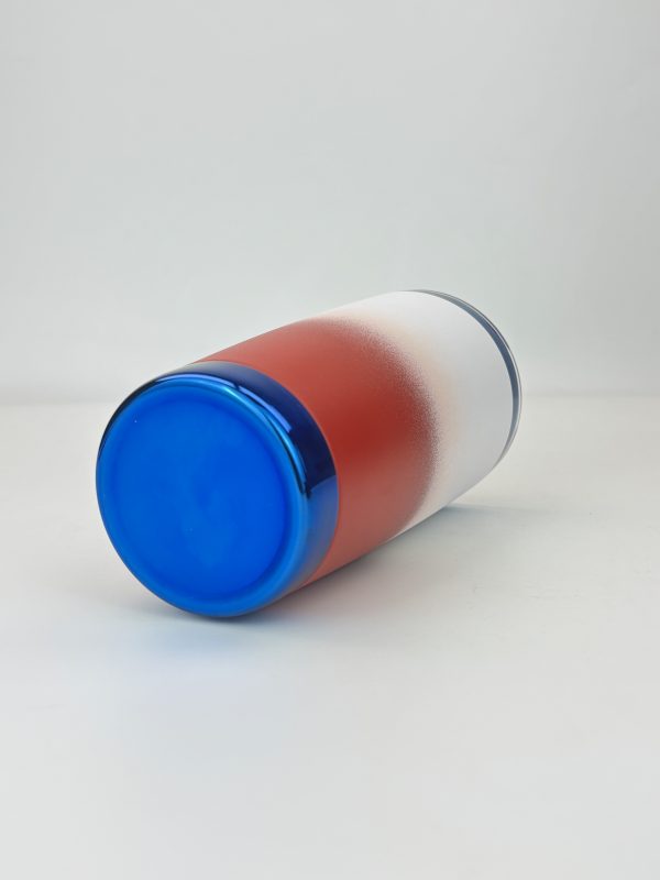 China to USA Sea freight 28 Days 20oz White/red ombre Blue plated tumblers with magnetic lid Powder coating is suitable for laser engraving.