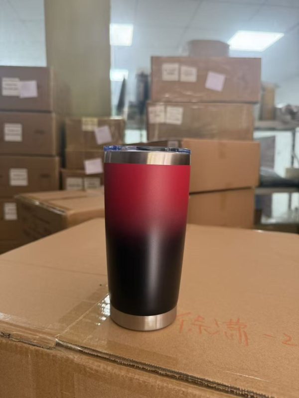 China to USA Sea freight 28 Days 20oz Navyblue/red ombre Stainelsssteel withmagnetic lids Blank Stainless Steel Vacuum Tumbler with Powder Coating, Laser Engravable